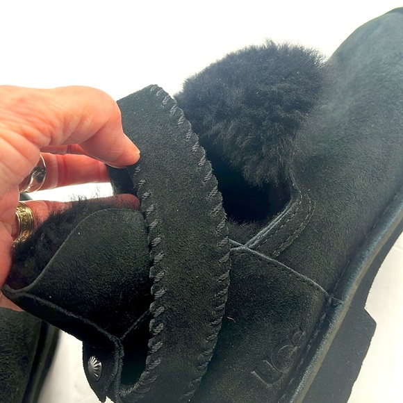 Ugg McKay Suede Ankle Boots 7.5 Wool Insoles Faux Fur Classic Comfort Black Boho - Picture 14 of 17
